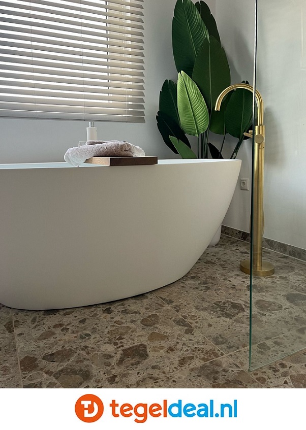 Badkamer, toilet en hal: een kijkje waard!